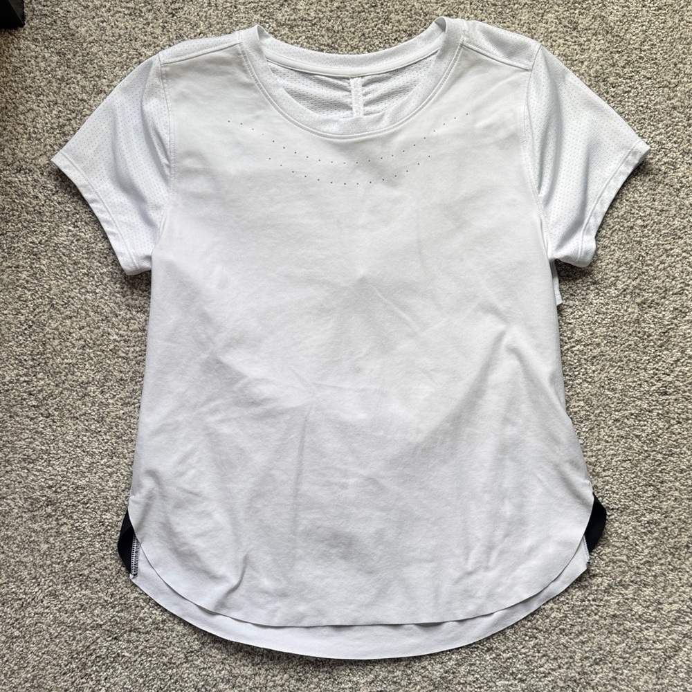 Women's White Under Armour Short Sleeve Top